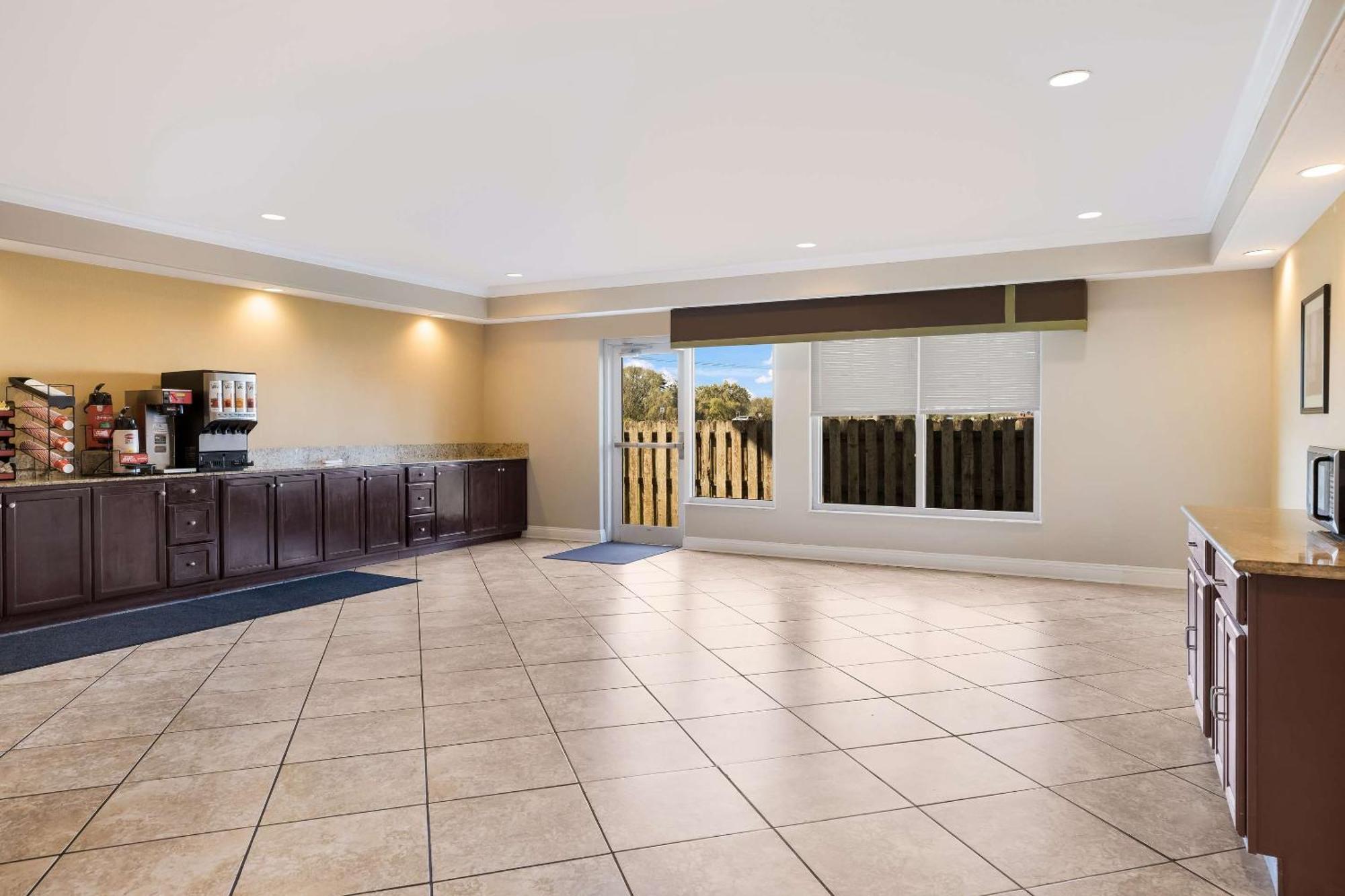 Suburban Studios Berwick - Morgan City Luaran gambar